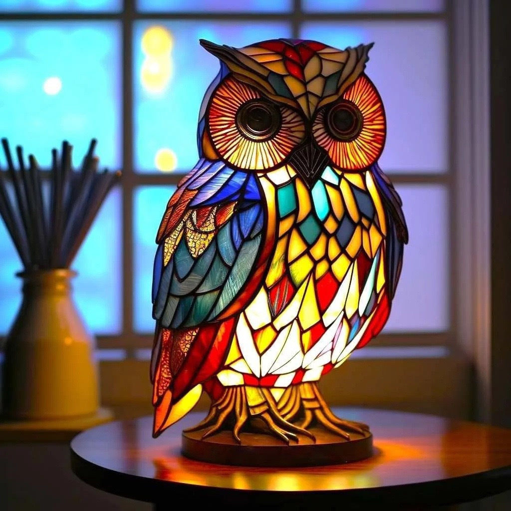 Ruby – Magical Owl Lamp in Coloured Glass