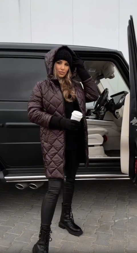 Fiona - Elegant Quilted Down Jacket with Hood